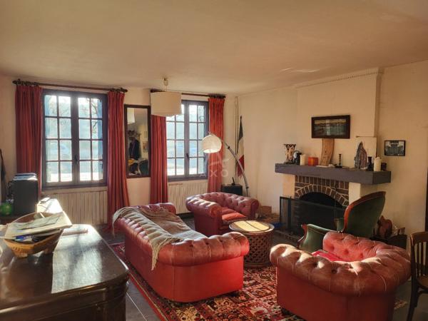 FROMENTIERES  : MAISON en PIERRE de 11 PIECE avec DEPENDANCE de 208 m² sur une parcelle de 1.407  m²