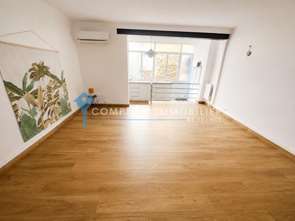 Loft 1 pièce(s) 53 m²