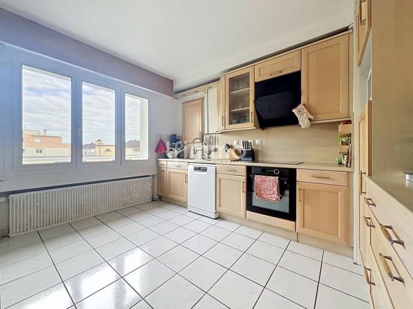 Appartement 5 pièces en dernier étage avec garage