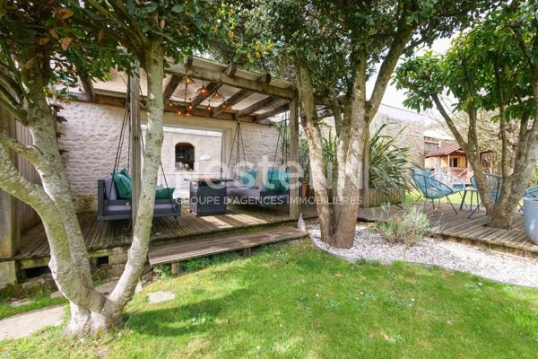 Belle Propriété à Dompierre-sur-Mer - 10 pièces, 304 m²