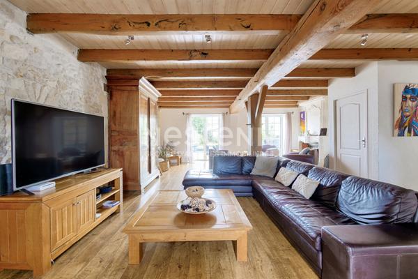 Belle Propriété à Dompierre-sur-Mer - 10 pièces, 304 m²