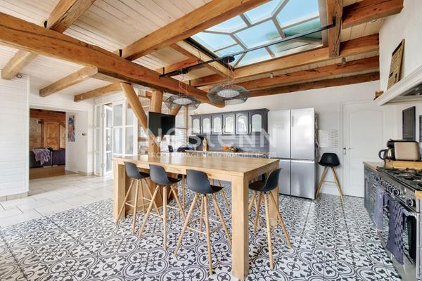 Belle Propriété à Dompierre-sur-Mer - 10 pièces, 304 m²