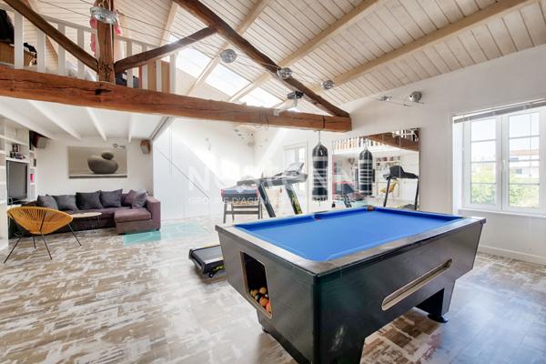 Belle Propriété à Dompierre-sur-Mer - 10 pièces, 304 m²