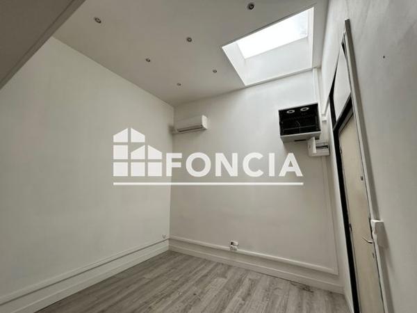 Location Local commercial 1 pièce 20 m² - 52 AVENUE PIERRE ISNARD Nice 06200