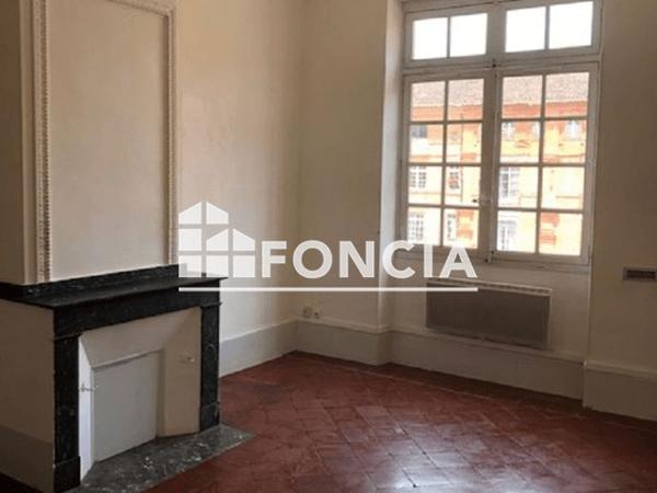 Location Studio 41 m² - 22 PLACE NATIONALE Montauban 82000