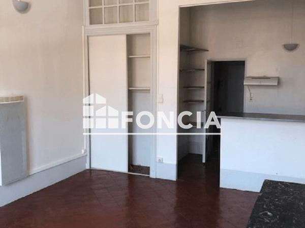 Location Studio 41 m² - 22 PLACE NATIONALE Montauban 82000