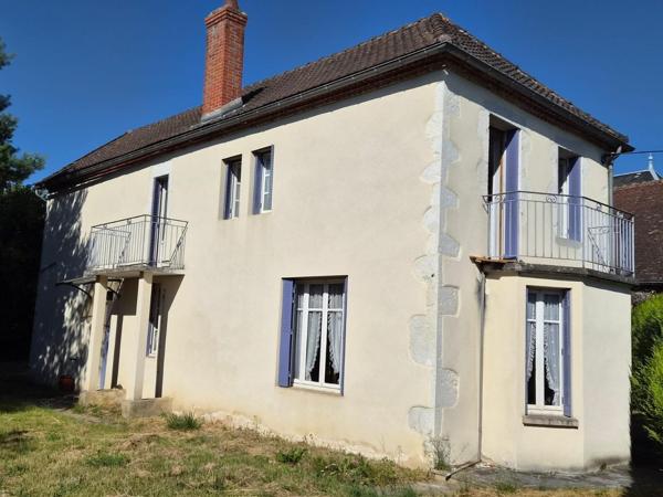 Charmante maison de bourg rénovée T4, garage