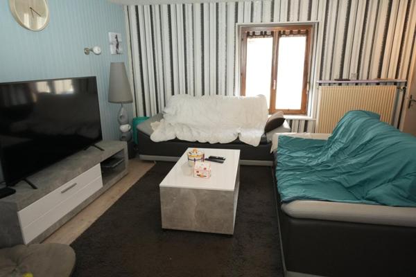 Maison de ville, 169 m², terrain clos, garage