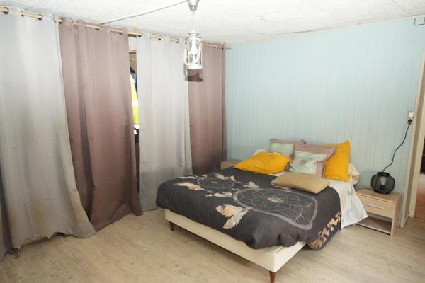 Maison de ville, 169 m², terrain clos, garage