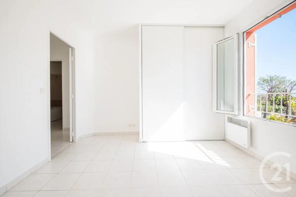 Appartement T4 à vendre  4 pièces - 85,80 m 2   ANTIBES  - 06