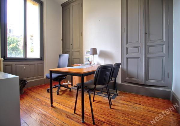 AGEN CENTRE - Immeuble de caractère actuellement loué en bureaux professionnels situé quartier Carnot