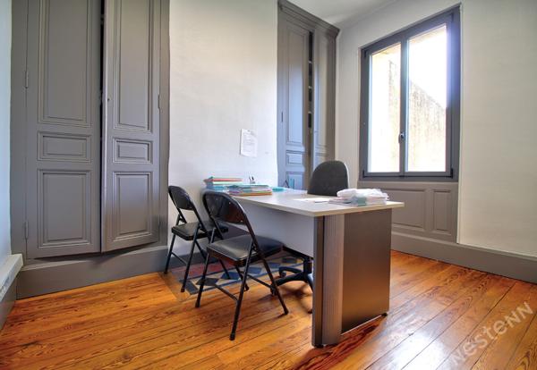 AGEN CENTRE - Immeuble de caractère actuellement loué en bureaux professionnels situé quartier Carnot