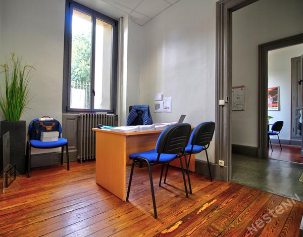 AGEN CENTRE - Immeuble de caractère actuellement loué en bureaux professionnels situé quartier Carnot