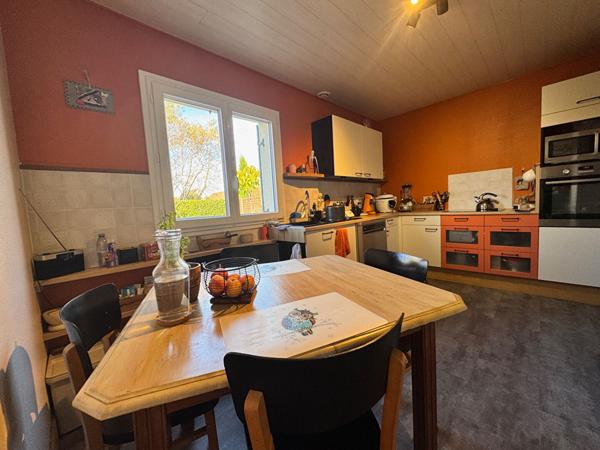 Maison - 5 pièces - 85 m²