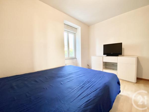 Immeuble à vendre  309,48 m2 LES AVENIERES VEYRINS THUELLIN - 38