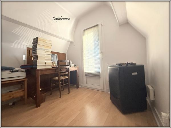 Maison à vendre 5 pièces + garage. Beau terrain de plus de 900m²!