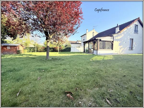 Maison à vendre 5 pièces + garage. Beau terrain de plus de 900m²!