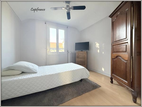 Maison à vendre 5 pièces + garage. Beau terrain de plus de 900m²!