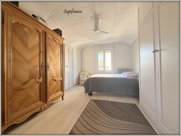 Maison à vendre 5 pièces + garage. Beau terrain de plus de 900m²!