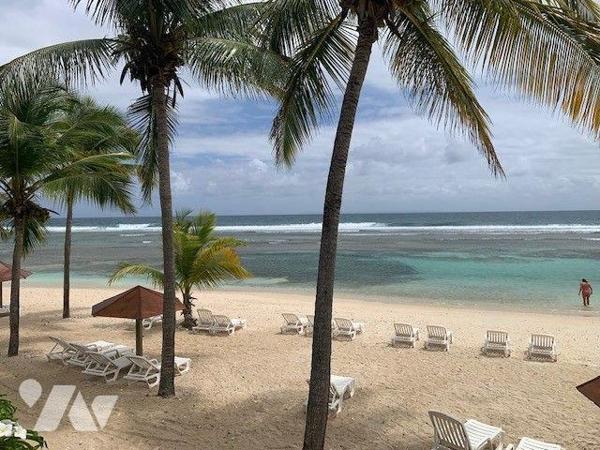 Découvrez cet appartement T2 meublé, situé au premier étage d'une résidence sécurisée, offrant ...