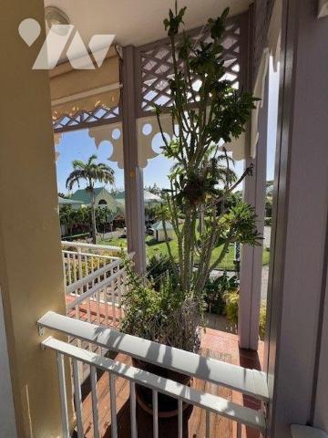 Découvrez cet appartement T2 meublé, situé au premier étage d'une résidence sécurisée, offrant ...