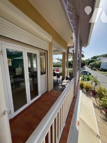 Découvrez cet appartement T2 meublé, situé au premier étage d'une résidence sécurisée, offrant ...