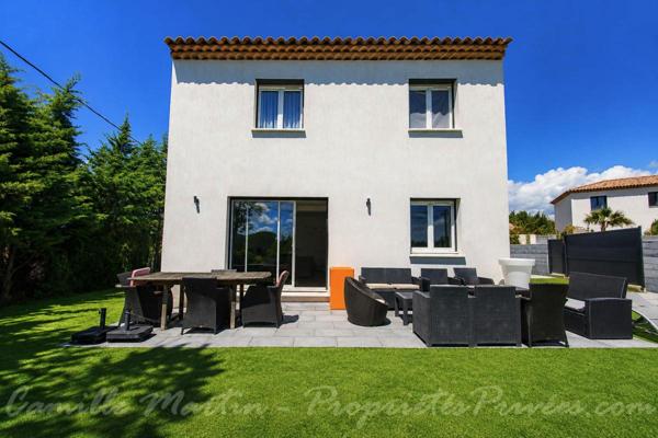 Maison récente 4 pièces avec jardin, garage et terrasse - Roquebrune-sur-Argens