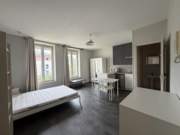 Appartement T1 meublé à louer à Reims, 2ème étage
