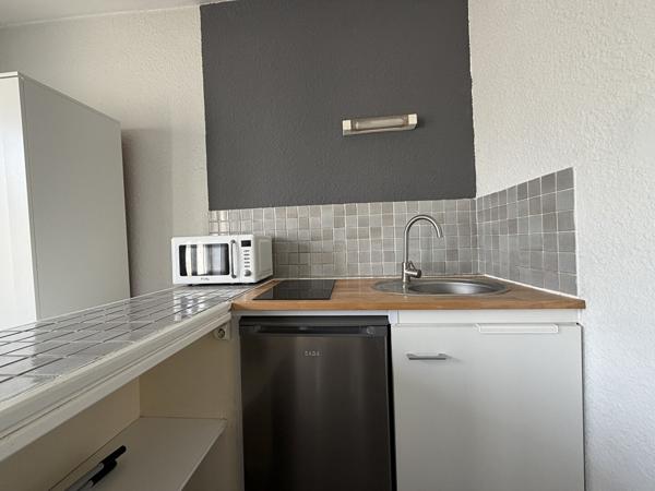 Appartement T1 meublé à louer à Reims, 2ème étage
