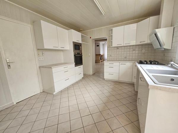 Maison à THOUARS, 79100 - 6 pièces 123m²