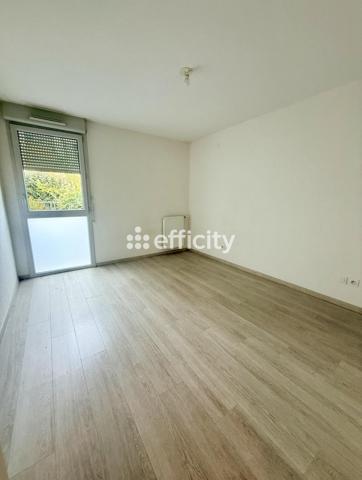 Appartement
         3 pièces
        - 62 m² 210 000 € *