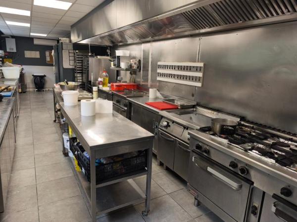 81100 CASTRES - RESTAURANT, BRASSERIE 140 COUVERTS  AVEC GRANDE TERRASSE  CENTRE VILLE DE CASTRES