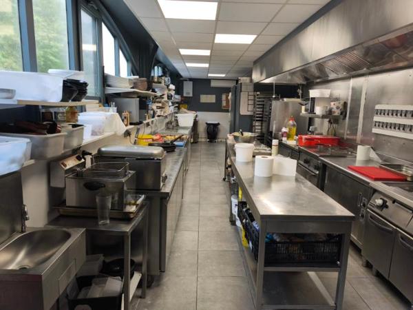 81100 CASTRES - RESTAURANT, BRASSERIE 140 COUVERTS  AVEC GRANDE TERRASSE  CENTRE VILLE DE CASTRES