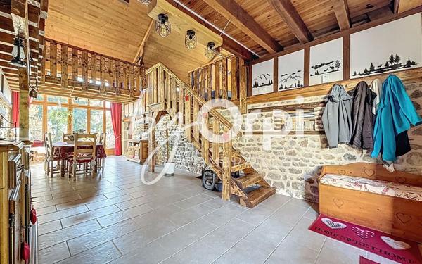 Maison à vendre    5 pièces • 254,30 m2 Le Quartier