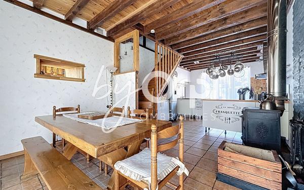 Maison à vendre    5 pièces • 254,30 m2 Le Quartier