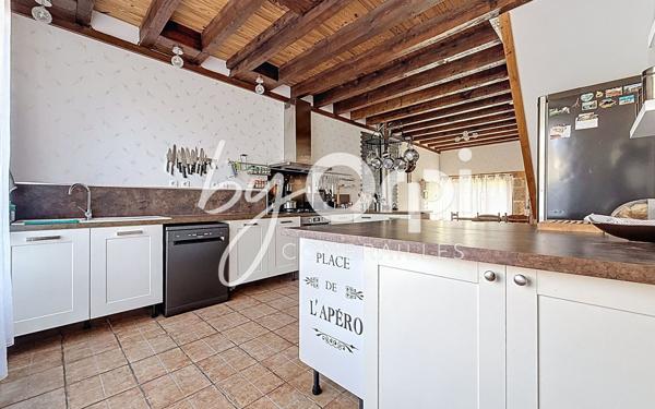 Maison à vendre    5 pièces • 254,30 m2 Le Quartier