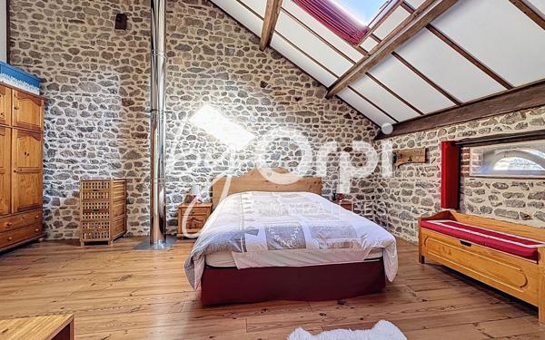 Maison à vendre    5 pièces • 254,30 m2 Le Quartier