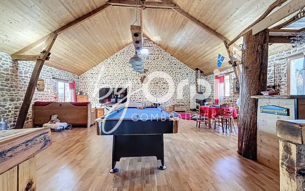 Maison à vendre    5 pièces • 254,30 m2 Le Quartier