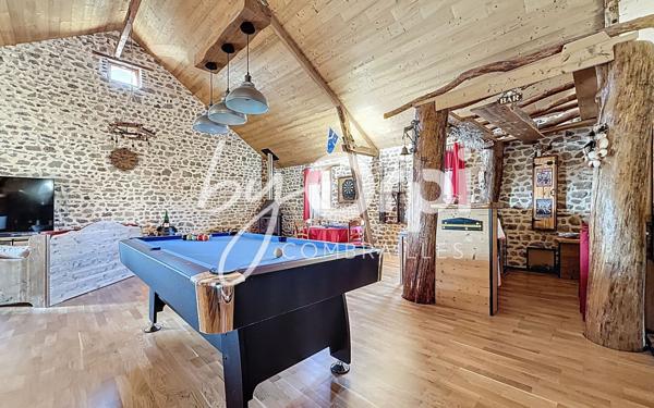 Maison à vendre    5 pièces • 254,30 m2 Le Quartier