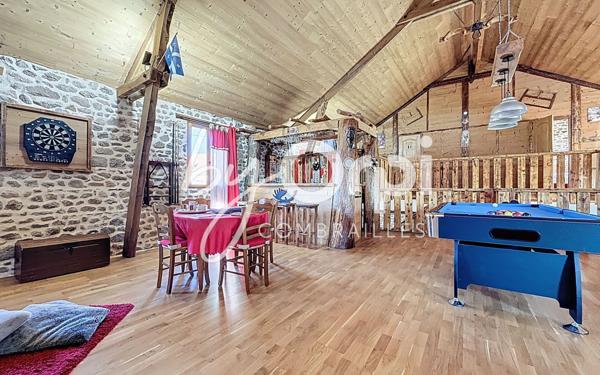 Maison à vendre    5 pièces • 254,30 m2 Le Quartier