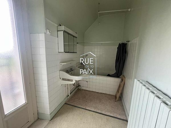 86530 Naintré Maison + Garage / Cave et Jardin
