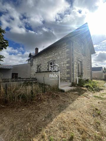 86530 Naintré Maison + Garage / Cave et Jardin