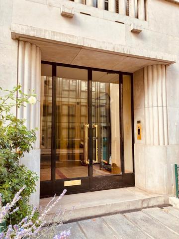 Appartement
         8 pièces
        - 226 m² Exclusivité 3 360 000 € *