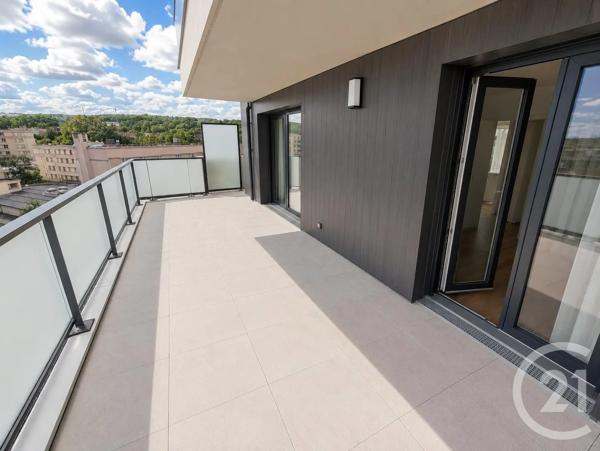 Appartement à vendre  4 pièces - 69 m 2   LIVRY GARGAN  - 93