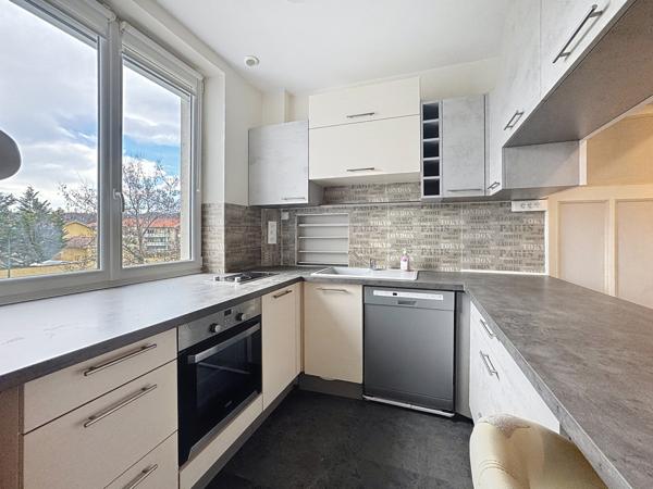 Saint-Maurice-de-Beynost (01700) T3 avec 2 balcons, entièrement rénové, et climatisé, situation au coeur de Saint-Maurice-de-Beynost