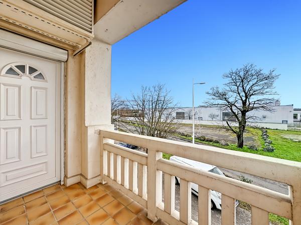 Saint-Maurice-de-Beynost (01700) T3 avec 2 balcons, entièrement rénové, et climatisé, situation au coeur de Saint-Maurice-de-Beynost