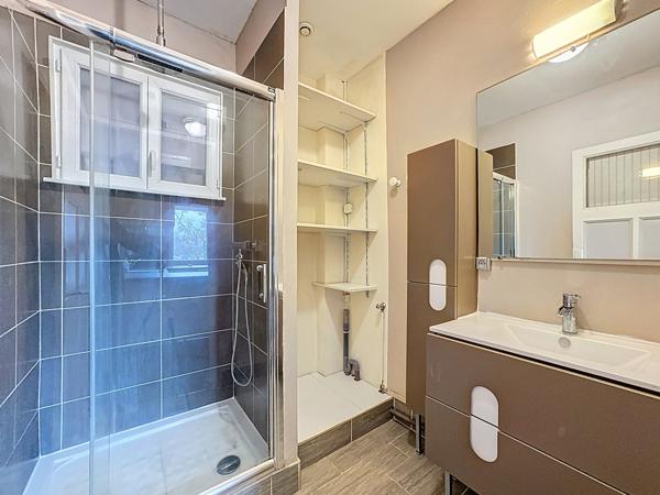 Saint-Maurice-de-Beynost (01700) T3 avec 2 balcons, entièrement rénové, et climatisé, situation au coeur de Saint-Maurice-de-Beynost