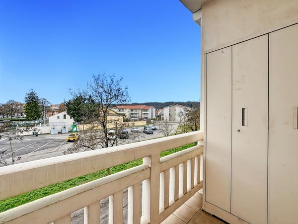 Saint-Maurice-de-Beynost (01700) T3 avec 2 balcons, entièrement rénové, et climatisé, situation au coeur de Saint-Maurice-de-Beynost