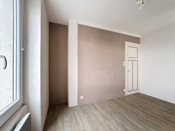 Saint-Maurice-de-Beynost (01700) T3 avec 2 balcons, entièrement rénové, et climatisé, situation au coeur de Saint-Maurice-de-Beynost