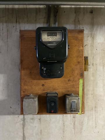 GARAGE SÉCURISÉ DE 14,84 M² AVEC LUMIÈRE ET PRISE ÉLECTRIQUE GRENOBLE – 7 RUE PAUL CLAUDEL –